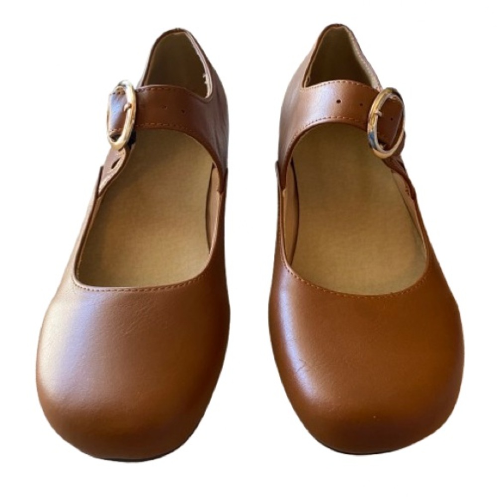 Classic Women’s Tan Mary Jane’s Size 39 (8-8.5) Gold Buckle Closure Cutouts NEW